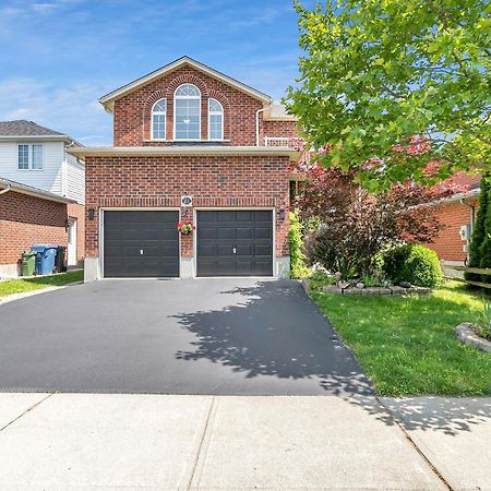 2 Bedroom Luxury Apartment Guelph Exterior photo